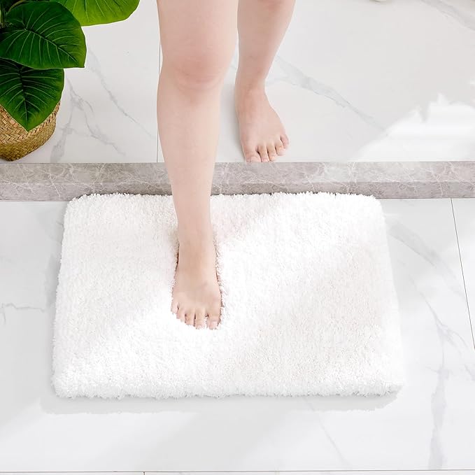 Small Bathroom Rugs 17x24 Non Slip White Fluffy Bath Mat for Bathroom Floor Machine Washable Plush Luxury Bath Rug for Tub Soft Shaggy Absorbent Shower Mat
