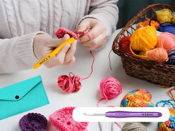 Yarniss 12 Size Crochet Hooks 2.0mm~8.0mm, Ergonomic Crochet Hooks Set with Case, Crochet Needle Tools for Beginner