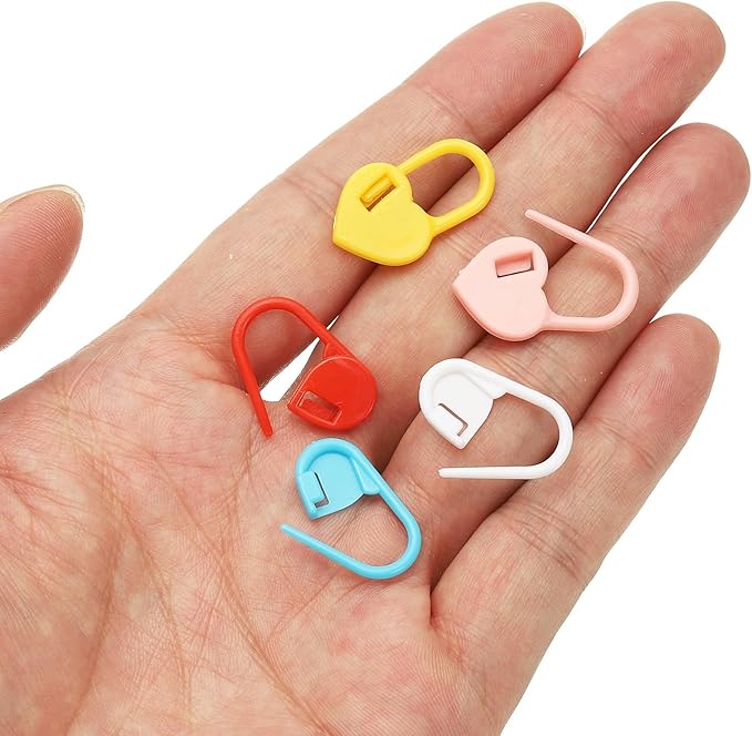 PATIKIL Crochet Stitch Markers, 150Pcs Plastic Knitting Markers Needle Pin Heart Locking Stitch Marker for Sewing Crocheting DIY Craft, Blue
