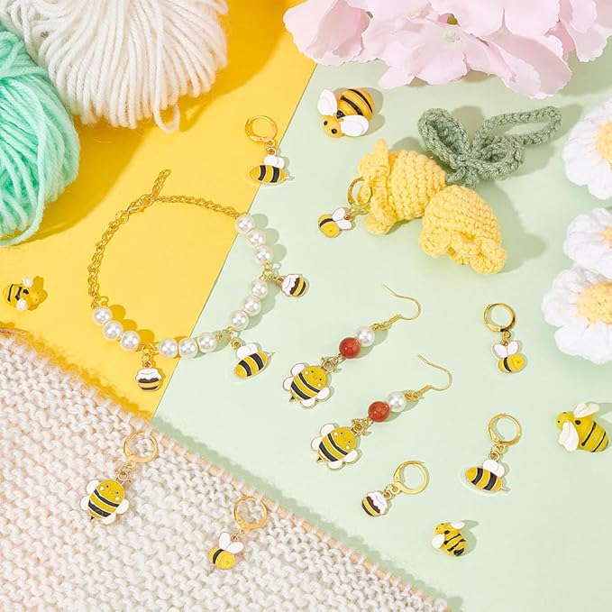 NBEADS 24 Pcs 4 Styles Bee Stitch Markers, Alloy Enamel Crochet Stitch Marker Charms Brass Clasp Locking Stitch Marker for Knitting Weaving Sewing Jewelry Making