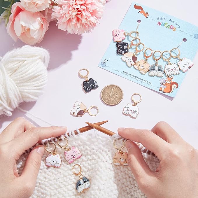 NBEADS 14 Pcs Cat Stitch Markers, Alloy Enamel Crochet Stitch Marker Charms Locking Stitch Marker with 304 Stainless Steel Clasp for Crochet Weaving Sewing Accessories Quilting Jewelry Making