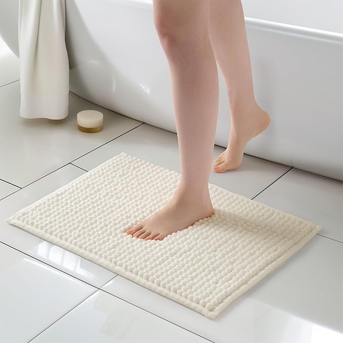 FRESHMINT Thick Chunky Chenille Bathroom Rug 17"x24", Non Slip Bath Mat, Soft Bathroom Decor, Cute Shower Mat, Water Absorbent, Washable, Cream White
