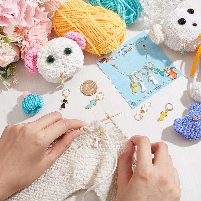 NBEADS 24 Pcs Cat Stitch Markers, Enamel Alloy Crochet Stitch Marker Charms Removable Locking Stitch Marker for Knitting Weaving Sewing Accessories Quilting Handmade Jewelry