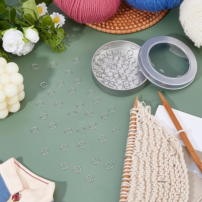 Hobbspring 100Pcs Metal Stitch Markers Round Knitting Stitch Markers Platinum Knitting Crochet Locking Markers Brass Knitting Stitch Rings for DIY Craft Project Knitting and Crocheting