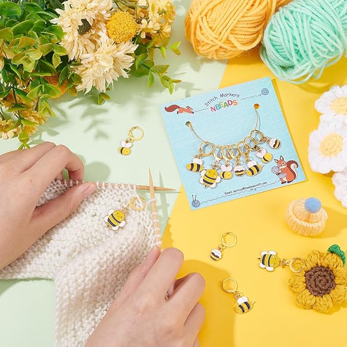 NBEADS 24 Pcs 4 Styles Bee Stitch Markers, Alloy Enamel Crochet Stitch Marker Charms Brass Clasp Locking Stitch Marker for Knitting Weaving Sewing Jewelry Making