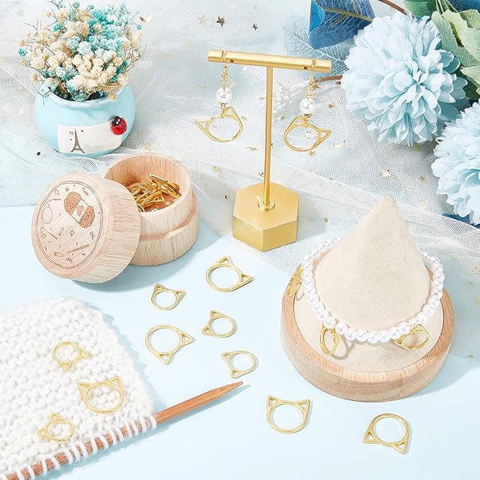 NBEADS 30 Pcs Cat's Head Stitch Marker Rings, Alloy Metallic Stitch Marker Knitting Stitch Counter Stitch Ring Markers with Wooden Storage Box for Knitting Sewing Quilting Jewelry Making