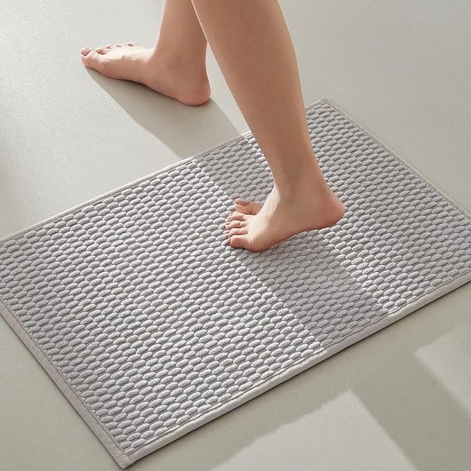 Bathroom Rugs Non Slip Washable, Super Absorbent Thin Bath Mat Small Quick Dry Low Pile Bathroom Rug, Light Grey 16"x24"