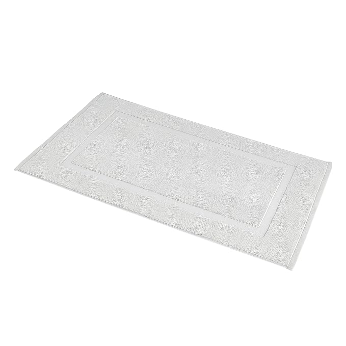 Amazon Basics Banded Bathroom Bath Rug Mat, Soft Silver, 31 inches L x 20 inches W